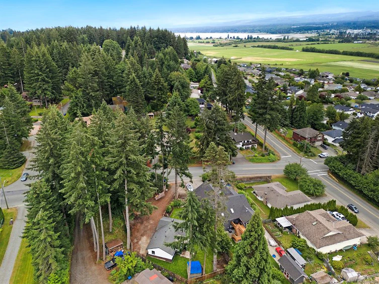 1568 E 10th Street, Courtenay, BC, V9N 7Z2 - 4