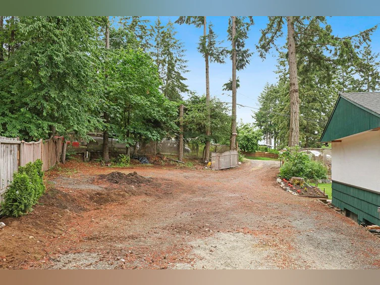 1568 E 10th Street, Courtenay, BC, V9N 7Z2 - 8