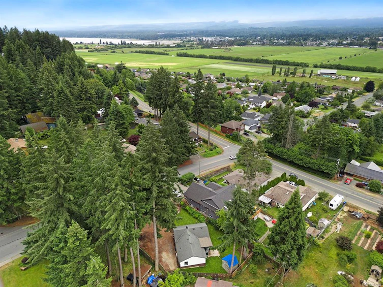 1568 E 10th Street, Courtenay, BC, V9N 7Z2 - 17