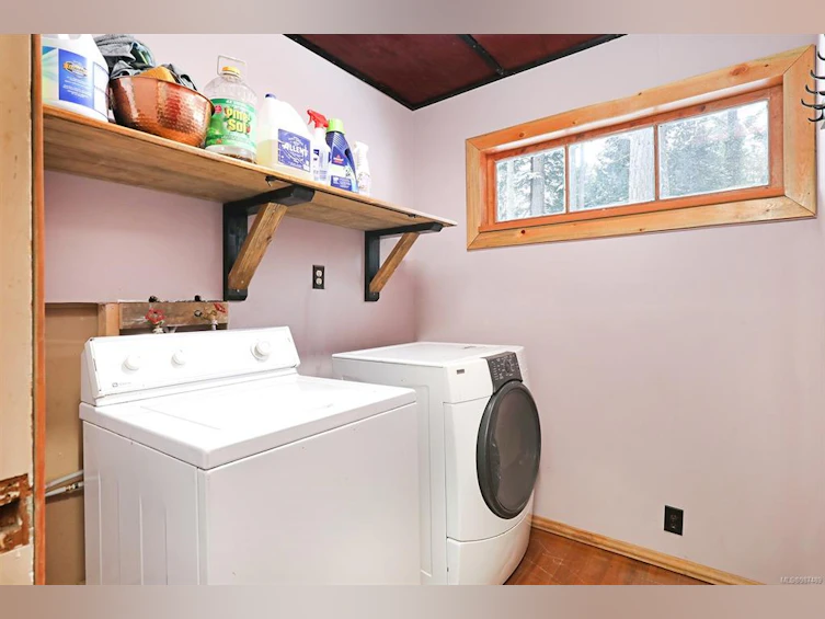 1568 E 10th Street, Courtenay, BC, V9N 7Z2 - 28