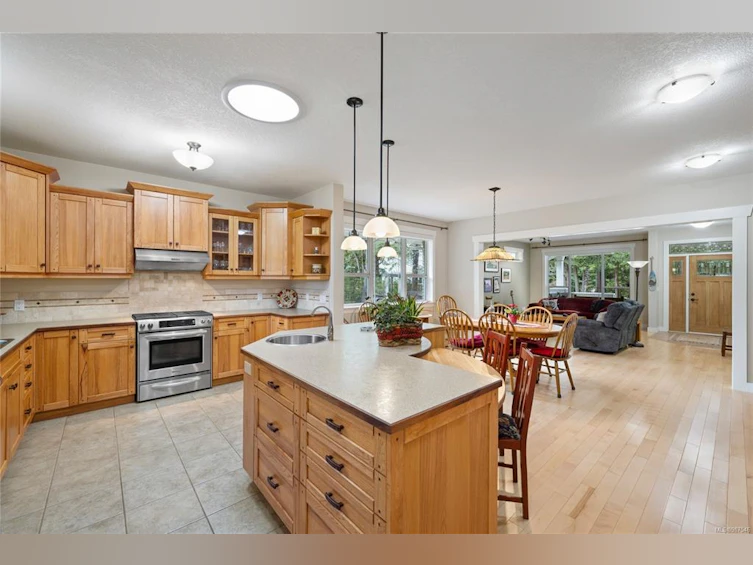 544 Hemsworth Road, Qualicum Beach, BC, V9K 1B8 - 6