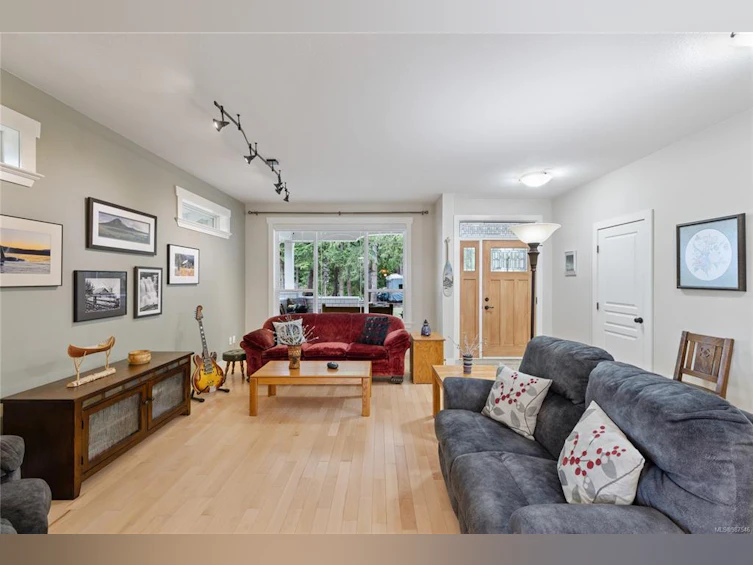 544 Hemsworth Road, Qualicum Beach, BC, V9K 1B8 - 8