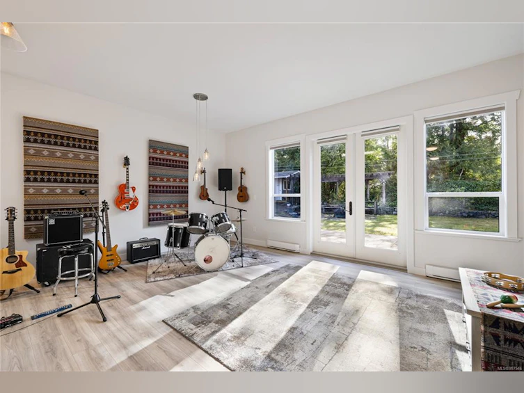 544 Hemsworth Road, Qualicum Beach, BC, V9K 1B8 - 27