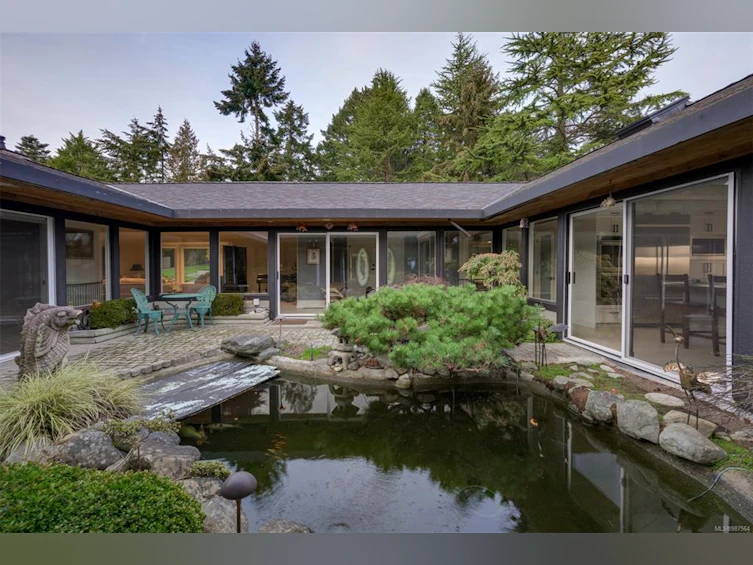 2625 E Macdonald Drive, Saanich, BC, V8N 1Y1 - 9