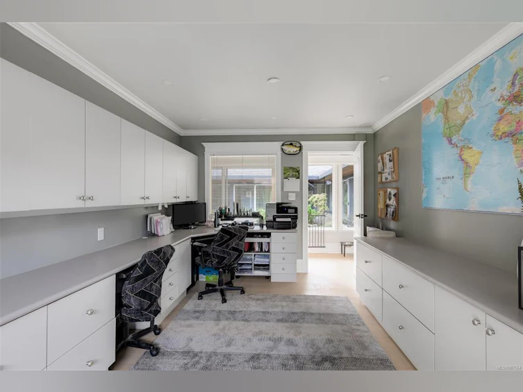 2625 E Macdonald Drive, Saanich, BC, V8N 1Y1 - 26