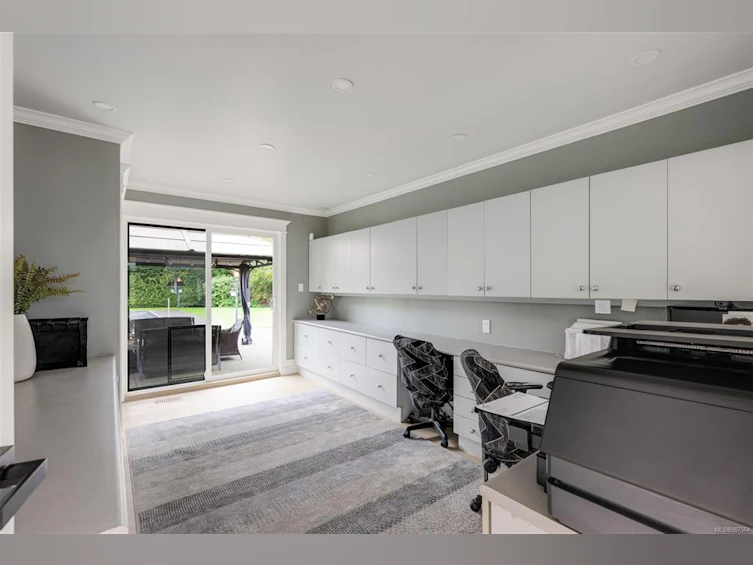 2625 E Macdonald Drive, Saanich, BC, V8N 1Y1 - 27