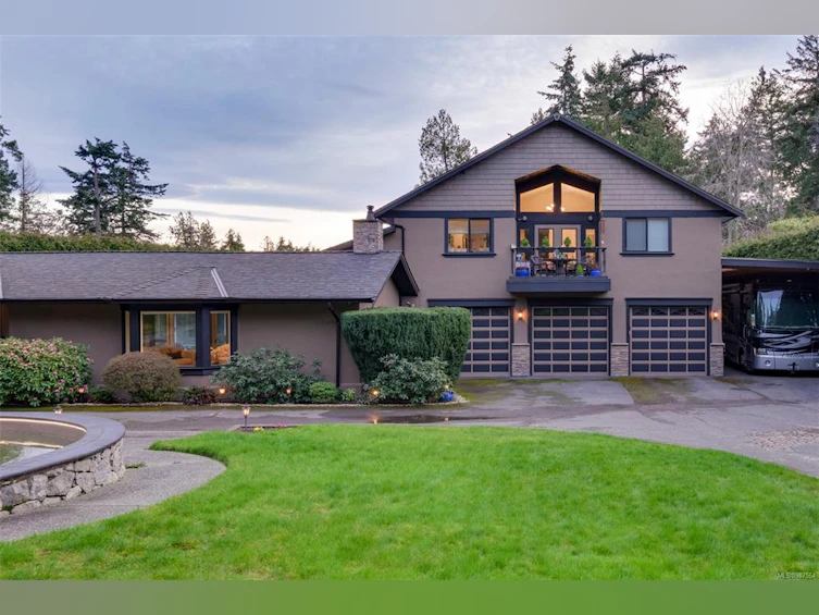 2625 E Macdonald Drive, Saanich, BC, V8N 1Y1 - 54