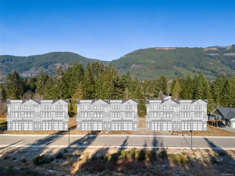118 Edgewood Drive, Lake Cowichan, BC, V0R 2G0 - 2