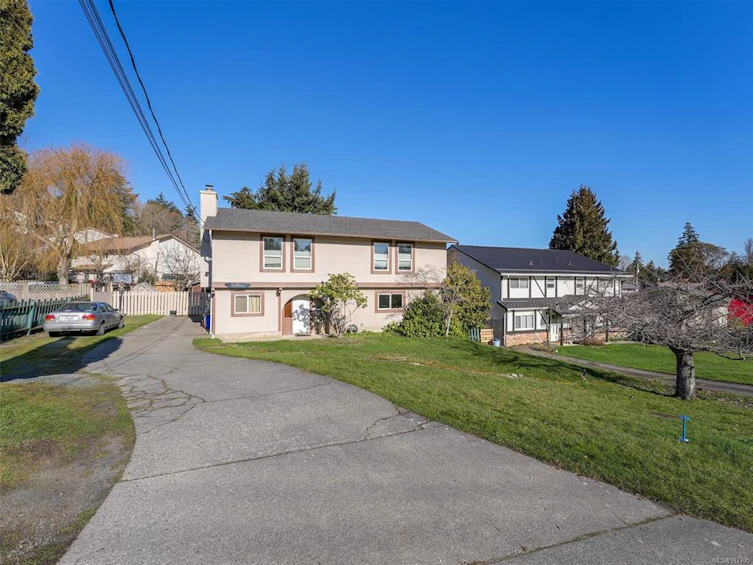 524 Stornoway Drive, Colwood, BC, V9C 2R4 - 2