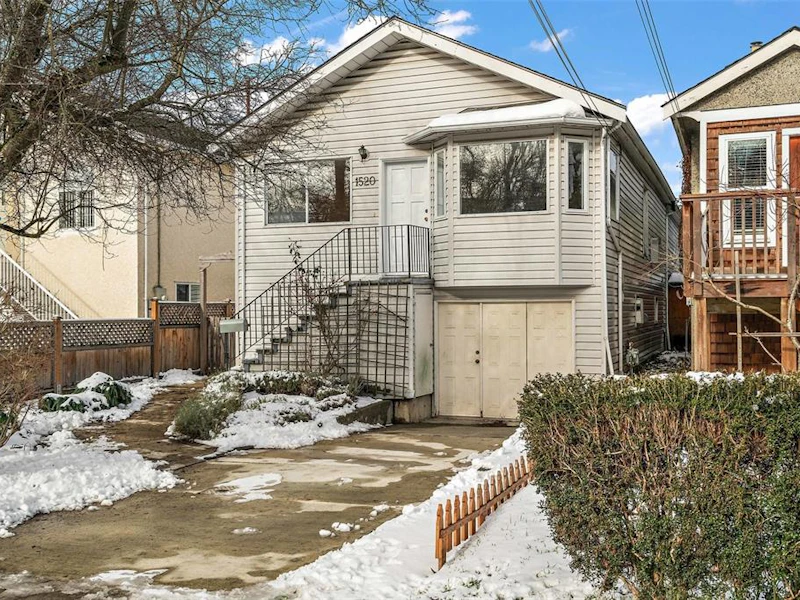 1520 Haultain Street, Victoria BC V8R 2K2