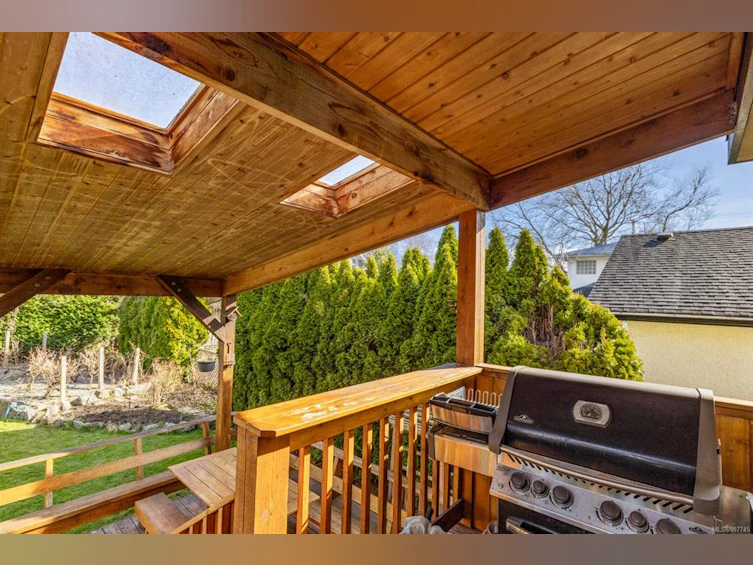 1023 Falkland Road, Oak Bay, BC, V8X 2S9 - 8