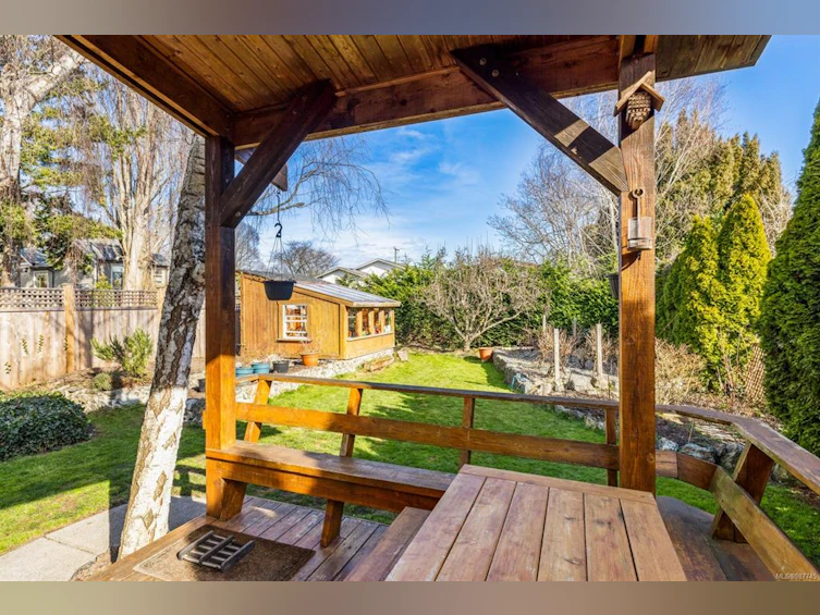 1023 Falkland Road, Oak Bay, BC, V8X 2S9 - 9