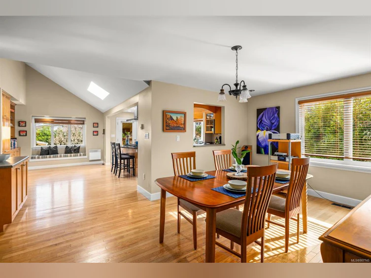 1023 Falkland Road, Oak Bay, BC, V8X 2S9 - 16