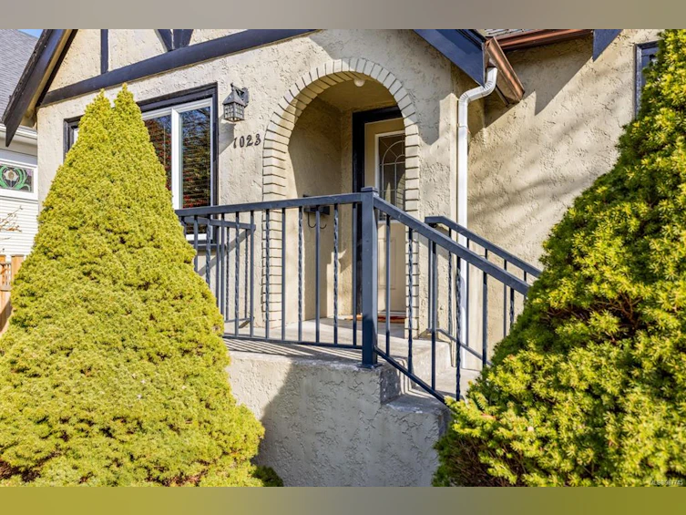 1023 Falkland Road, Oak Bay, BC, V8X 2S9 - 20