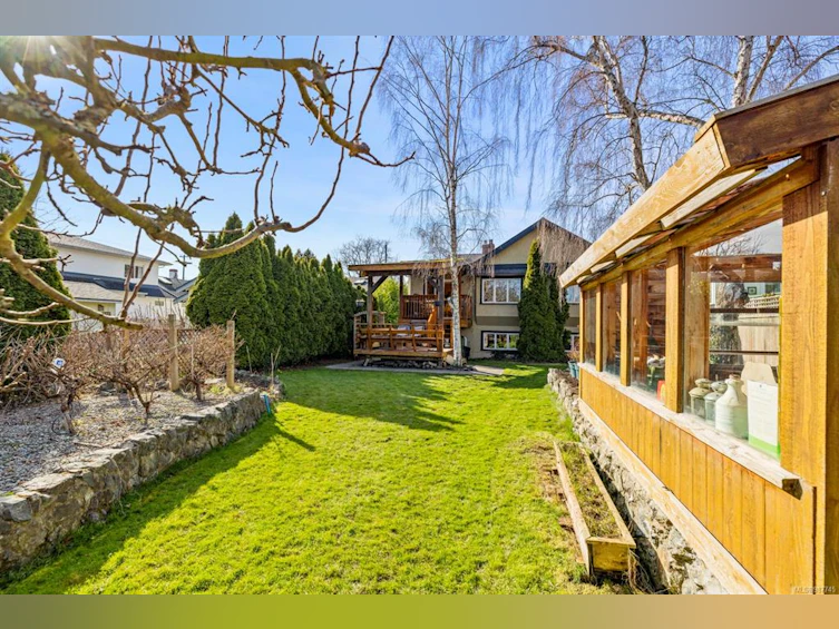 1023 Falkland Road, Oak Bay, BC, V8X 2S9 - 36