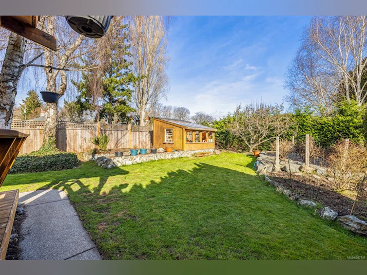 1023 Falkland Road, Oak Bay, BC, V8X 2S9 - 38