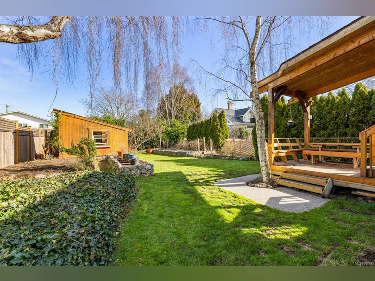 1023 Falkland Road, Oak Bay, BC, V8X 2S9 - 39