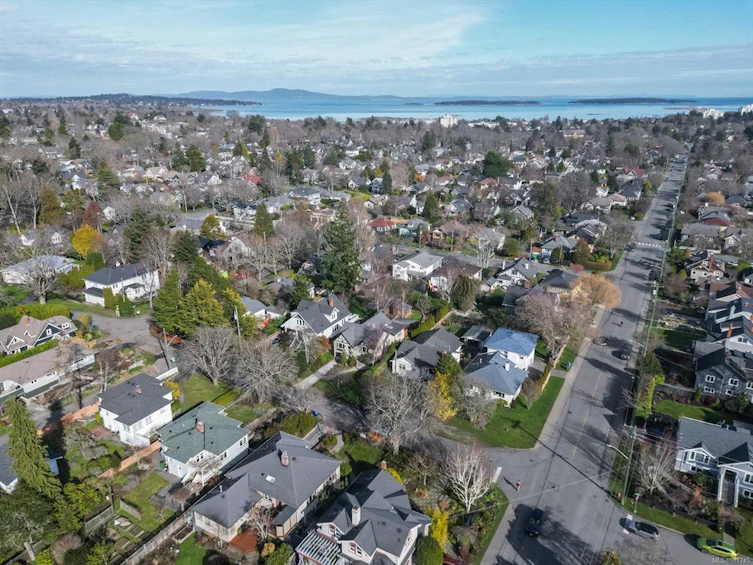 1023 Falkland Road, Oak Bay, BC, V8X 2S9 - 44
