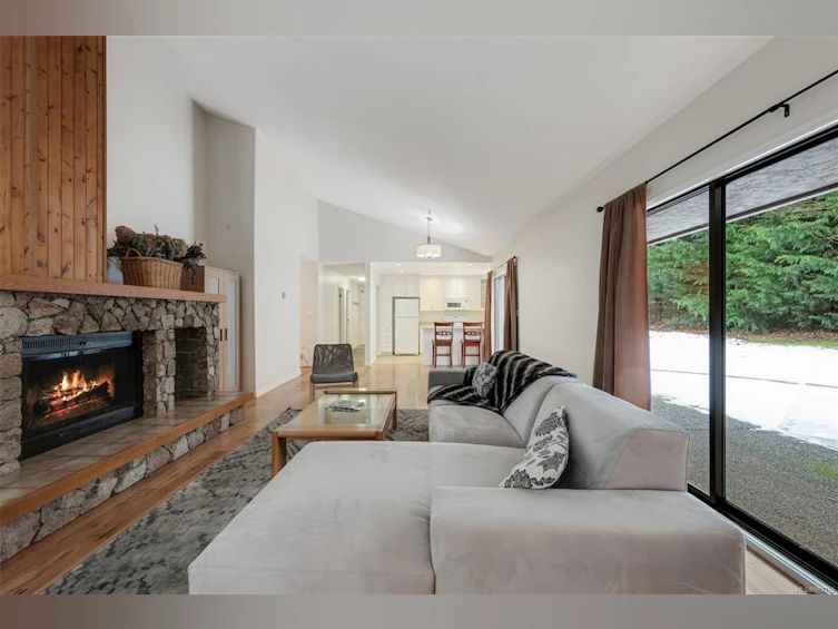 4312 Shelbourne Street, Saanich, BC, V8N 3G3 - 7