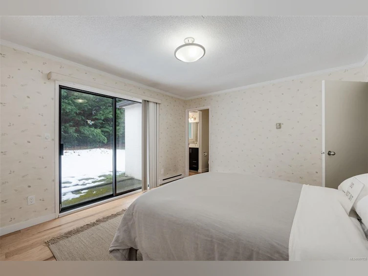 4312 Shelbourne Street, Saanich, BC, V8N 3G3 - 16