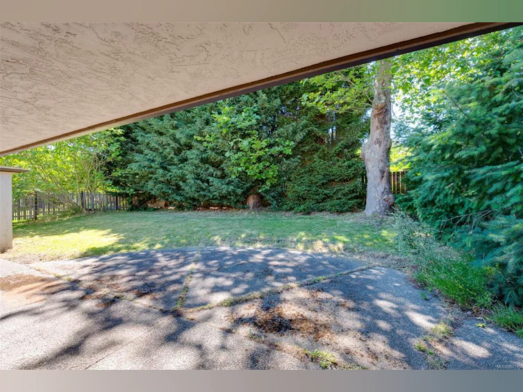 4312 Shelbourne Street, Saanich, BC, V8N 3G3 - 37