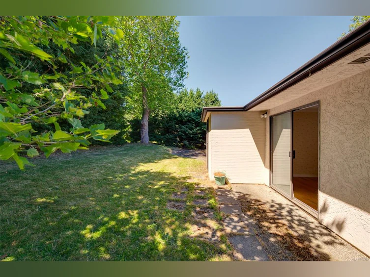 4312 Shelbourne Street, Saanich, BC, V8N 3G3 - 41