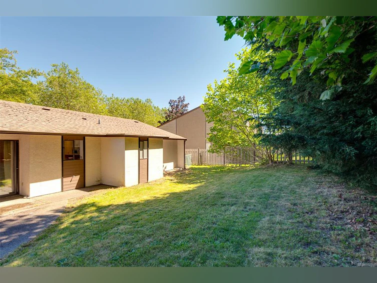 4312 Shelbourne Street, Saanich, BC, V8N 3G3 - 43
