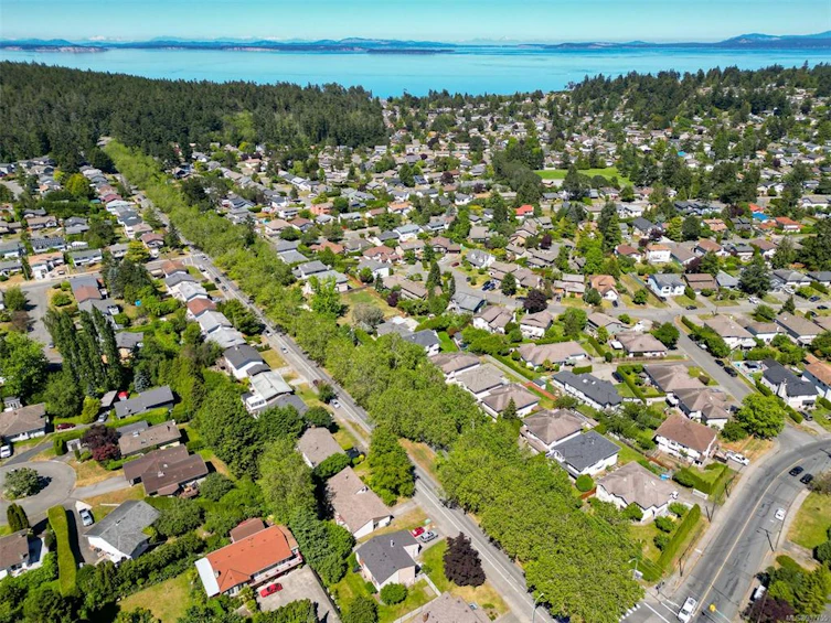4312 Shelbourne Street, Saanich, BC, V8N 3G3 - 48