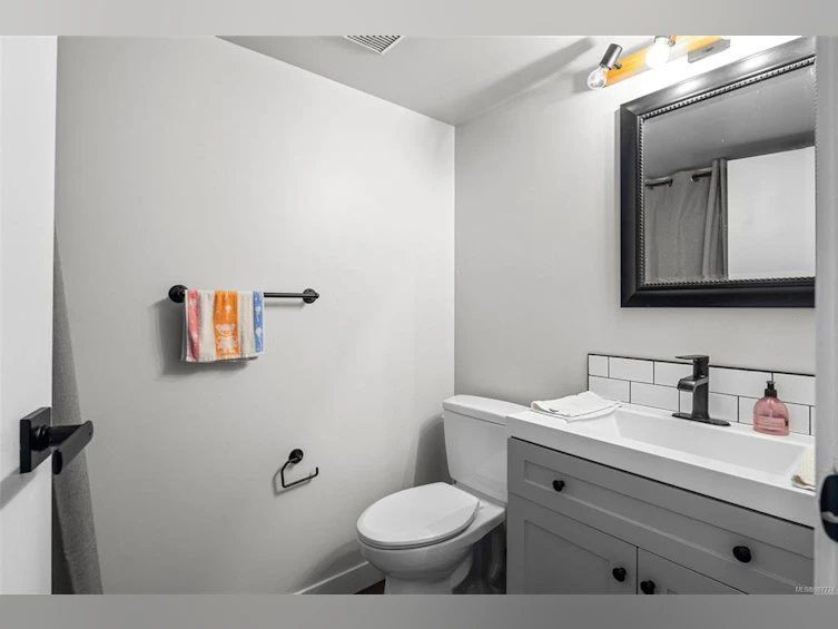 409-75 W Gorge Road, Saanich, BC, V9A 7A9 - 15