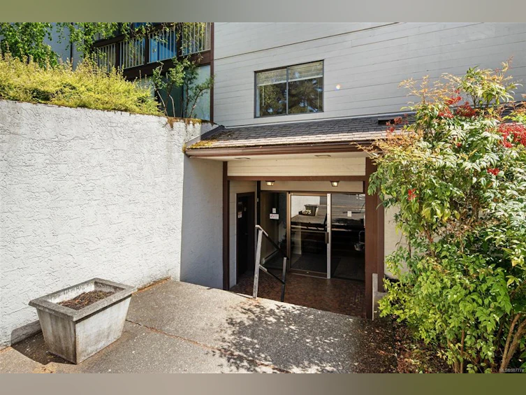 409-75 W Gorge Road, Saanich, BC, V9A 7A9 - 28
