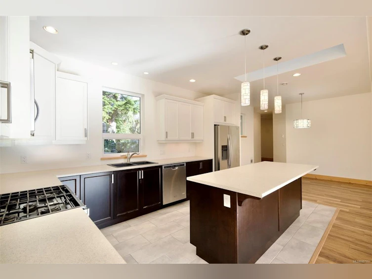 642 Yew Wood Road, Tofino, BC, V0R 2Z0 - 7
