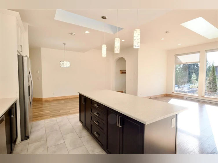 642 Yew Wood Road, Tofino, BC, V0R 2Z0 - 8