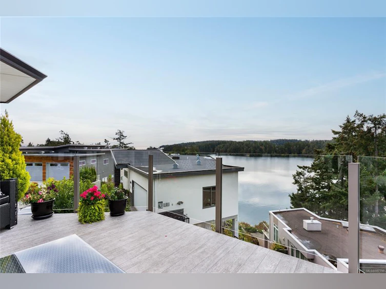 404 Margaret Lane, View Royal, BC, V9B 6M2 - 4