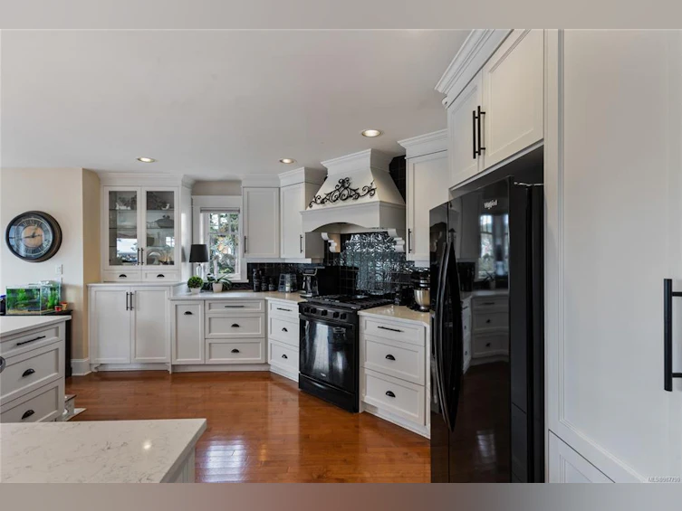 404 Margaret Lane, View Royal, BC, V9B 6M2 - 9