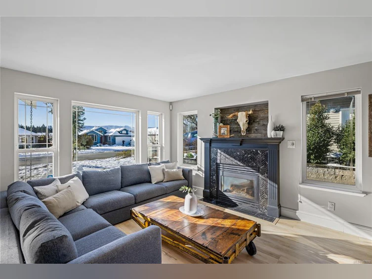 1075 Sunrise Drive, Qualicum Beach, BC, V9K 2K9 - 2