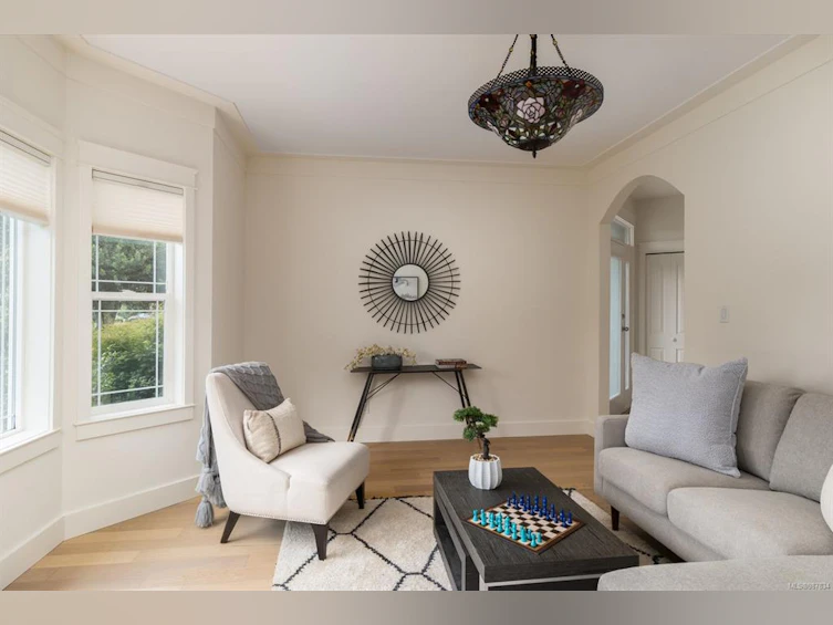 9622 Sixth Street, Sidney, BC, V8L 2W2 - 4