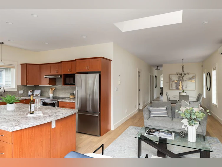 9622 Sixth Street, Sidney, BC, V8L 2W2 - 10