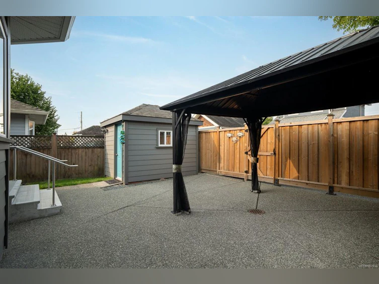 9622 Sixth Street, Sidney, BC, V8L 2W2 - 26