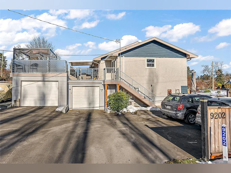 9202 Rideau Avenue, North Saanich, BC, V8L 1E8 - 8