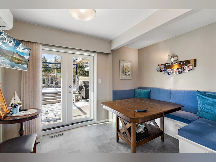 9202 Rideau Avenue, North Saanich, BC, V8L 1E8 - 12