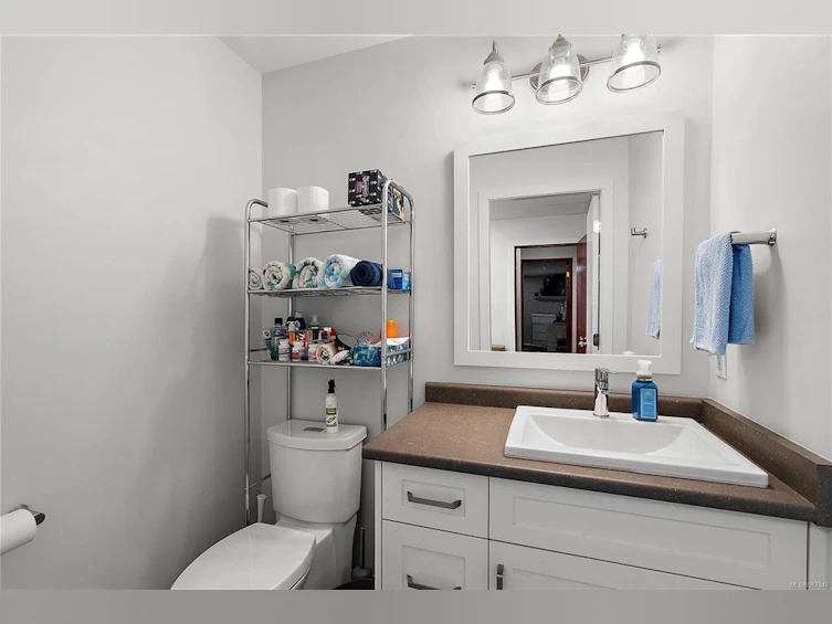 9202 Rideau Avenue, North Saanich, BC, V8L 1E8 - 23