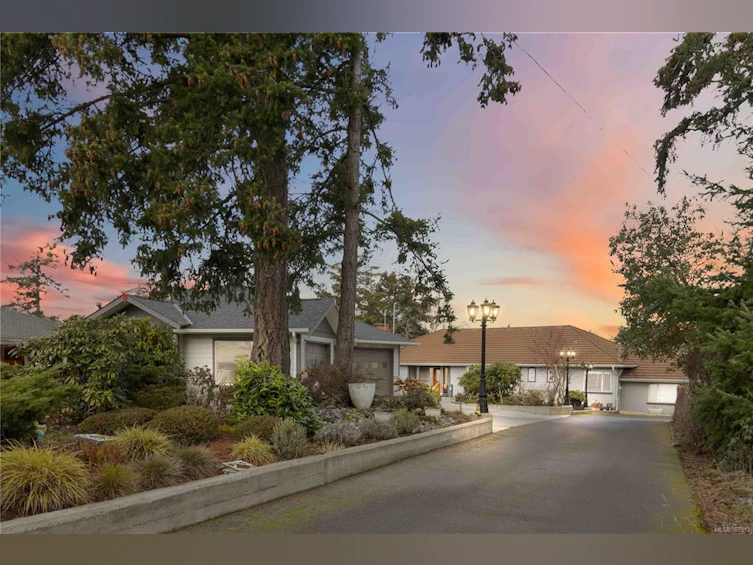 10 Phillion Place, Esquimalt, BC, V9A 4H9 - 4
