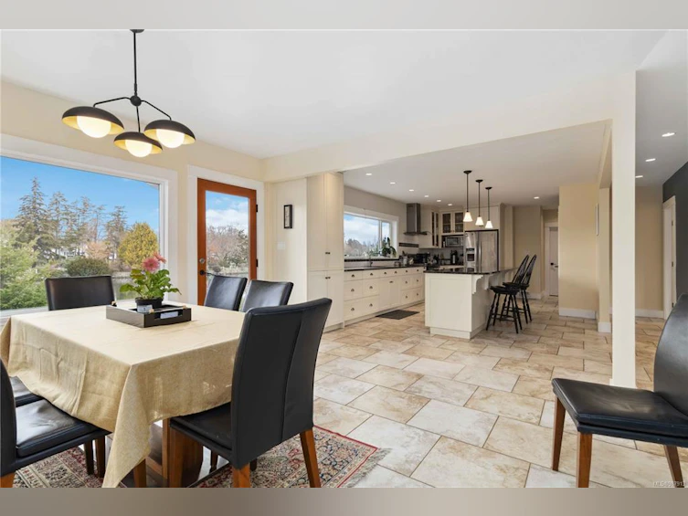 10 Phillion Place, Esquimalt, BC, V9A 4H9 - 9