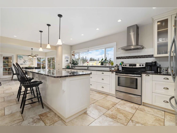 10 Phillion Place, Esquimalt, BC, V9A 4H9 - 14