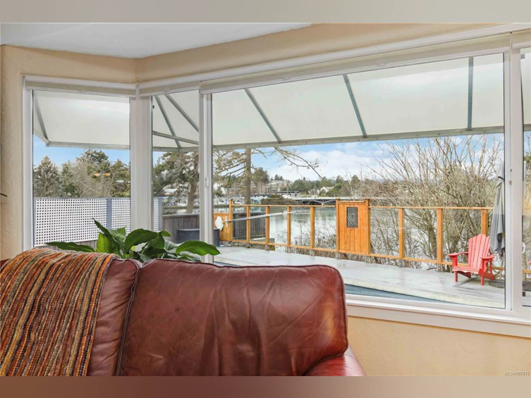 10 Phillion Place, Esquimalt, BC, V9A 4H9 - 23