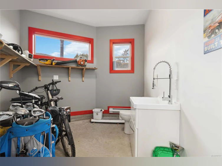 10 Phillion Place, Esquimalt, BC, V9A 4H9 - 45