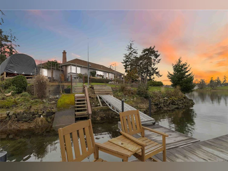 10 Phillion Place, Esquimalt, BC, V9A 4H9 - 51