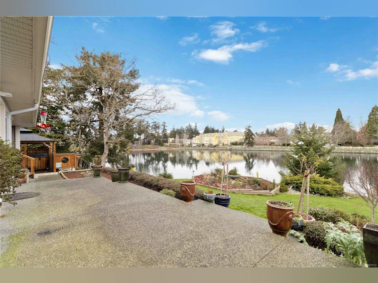 10 Phillion Place, Esquimalt, BC, V9A 4H9 - 56