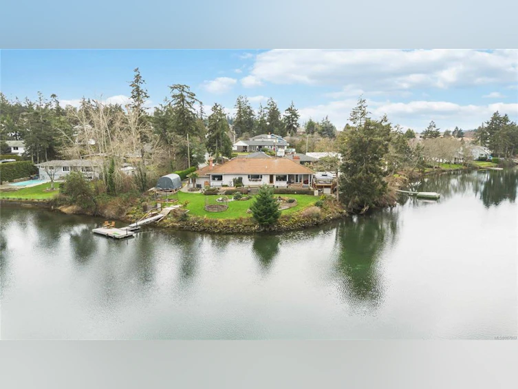 10 Phillion Place, Esquimalt, BC, V9A 4H9 - 69