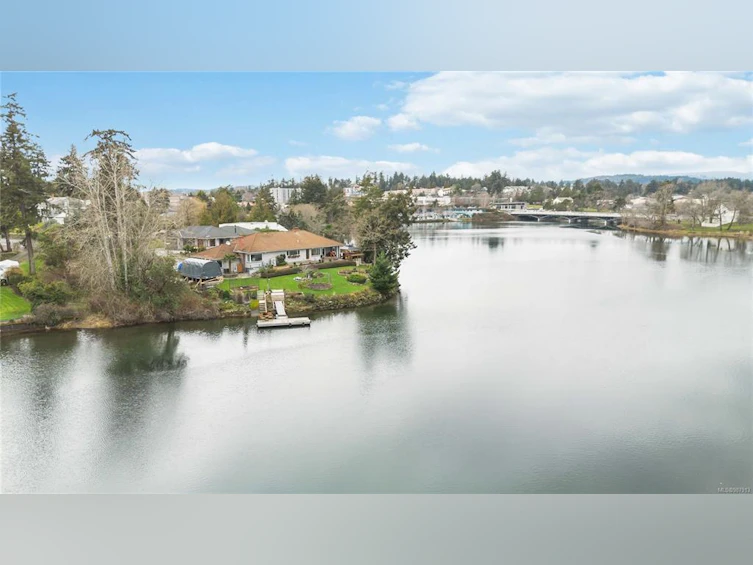 10 Phillion Place, Esquimalt, BC, V9A 4H9 - 70